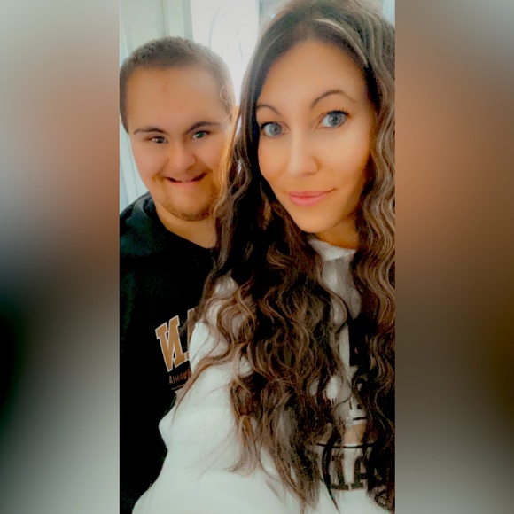 Meet your Posher, Christine - Picture 2 of 12